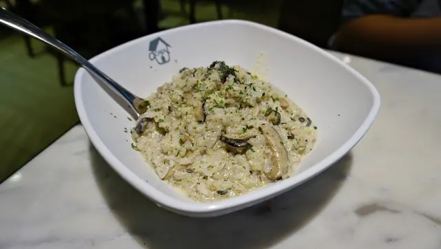 黑松露野菌蚵仔燉飯