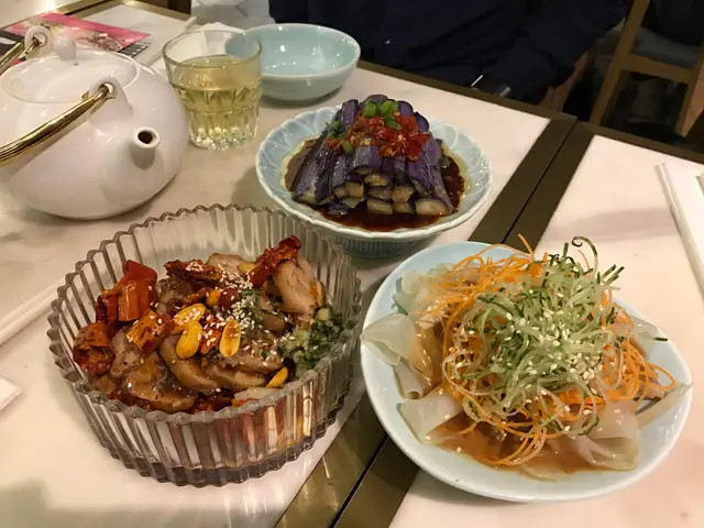 七彩茄子、口水雞、雞絲粉皮