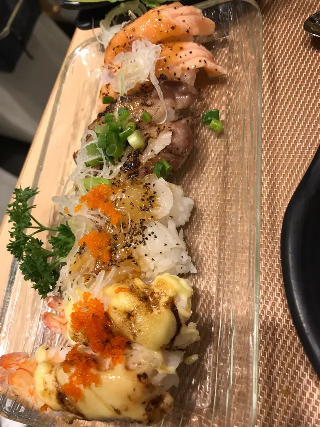 火焰大蝦芝士燒、銀座左口魚邊和風燒、和風和牛壽司、火焰挪威三文魚醬油燒