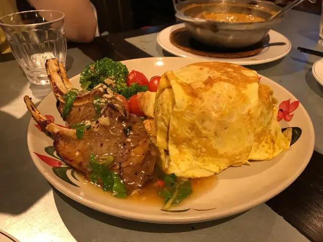 羊架蛋包飯