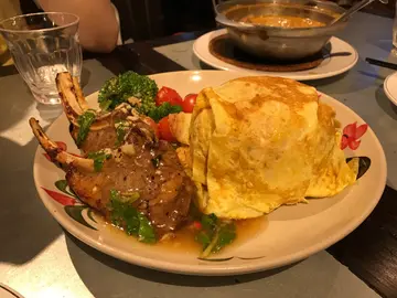 羊架蛋包飯