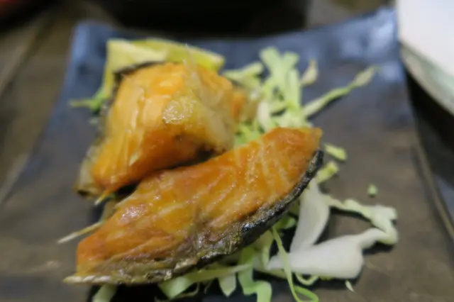 鹽燒三文魚頭骨腩