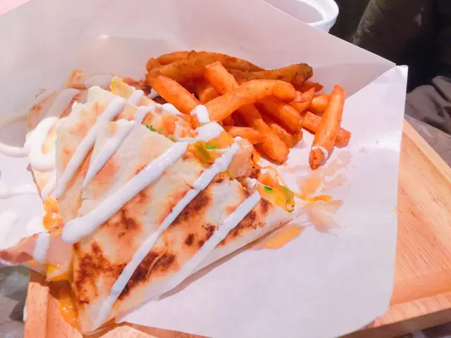 雞肉薄餅，少少辣，脆口，肉嫩