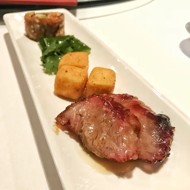  精選頭盤 (蜜汁叉燒, 話梅青瓜, 鮮菌腐皮卷, 八味豆腐)