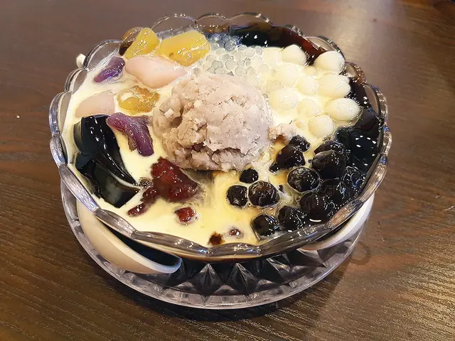 芋圓仙草盛配芋泥 (熱)