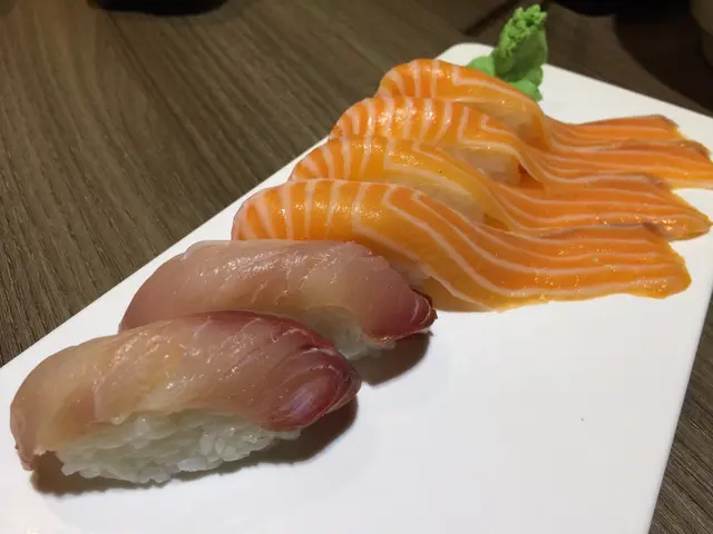 三文魚腩(特長) 和油甘魚壽司