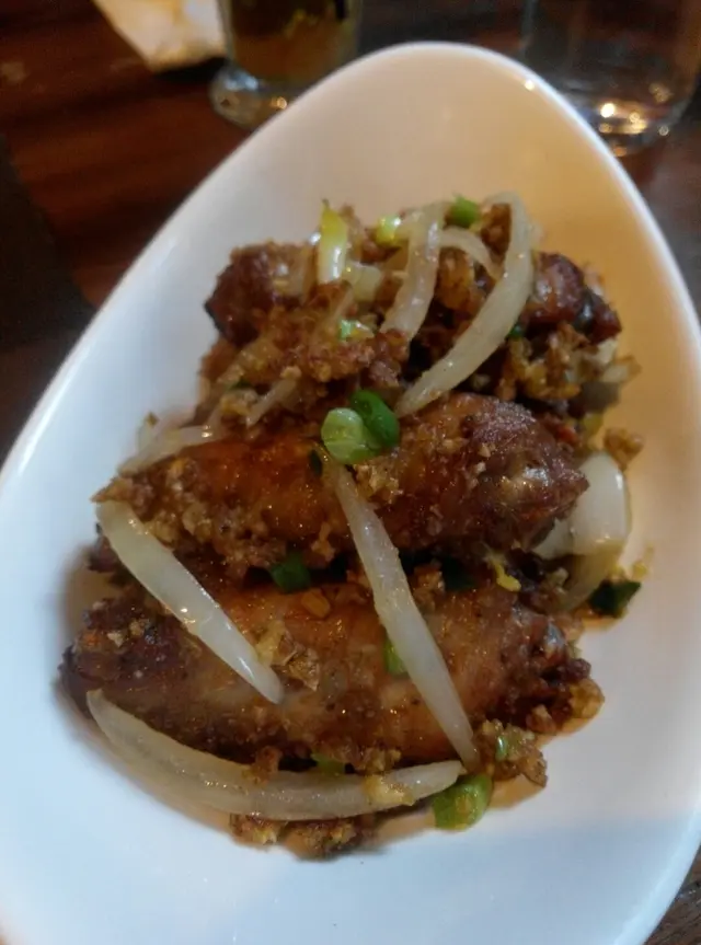 蒜茸越南牛油雞翼