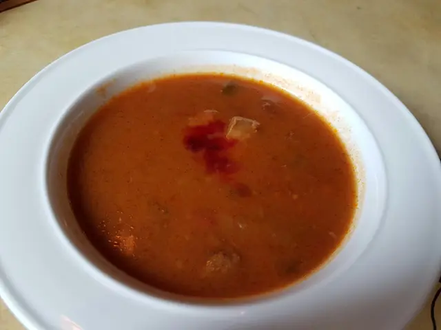 略甜,但很多食材口感不俗