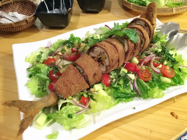 鄂圖曼國,宮廷御菜。繁複手工,鯖魚去骨,魚身無缺,釀入配料。入口香脆,肉質鮮美,獨特賣相,一吃難忘!