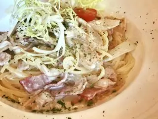 忌廉芝士炒煙肉蘑菇意粉