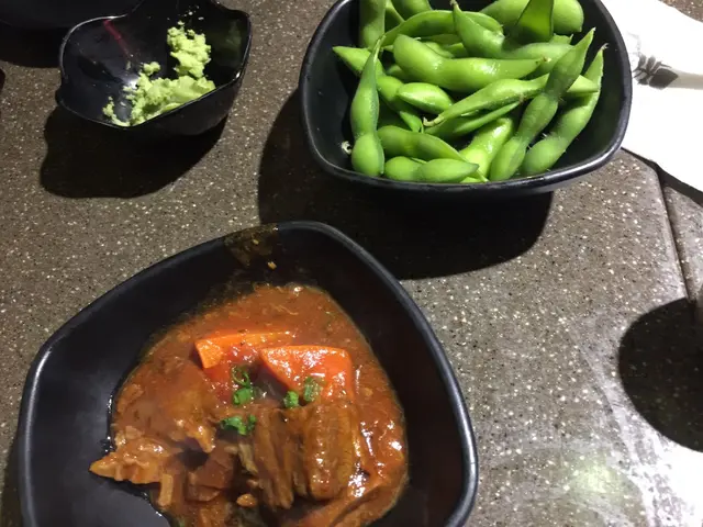 紅酒煮牛腩＋毛豆