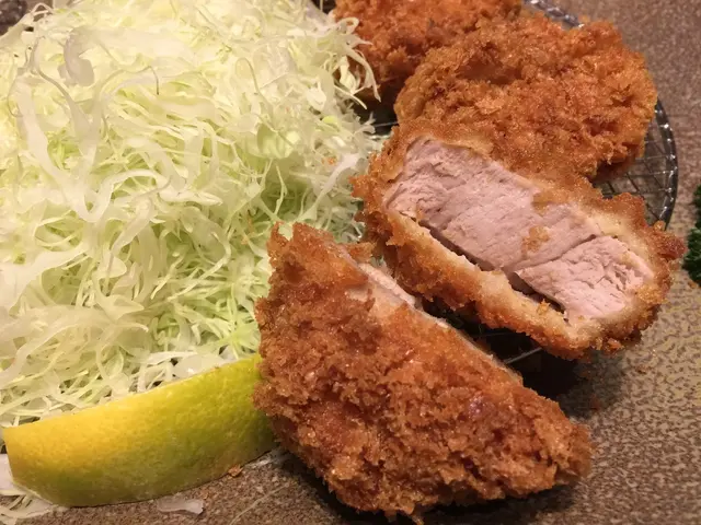 豬柳外型圓圓的,
一份有3大件,
肉質較豬扒瘦,但不柴,而且肉味十足!😋