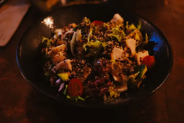 雞胸牛油果藜麥沙律