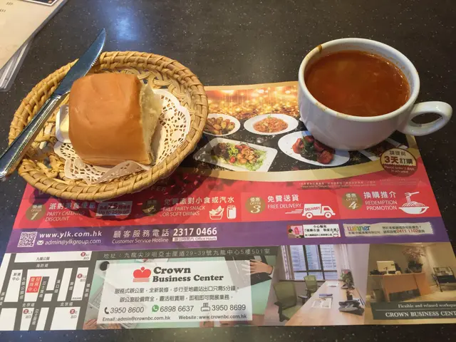 午市套餐附送餐包和餐湯