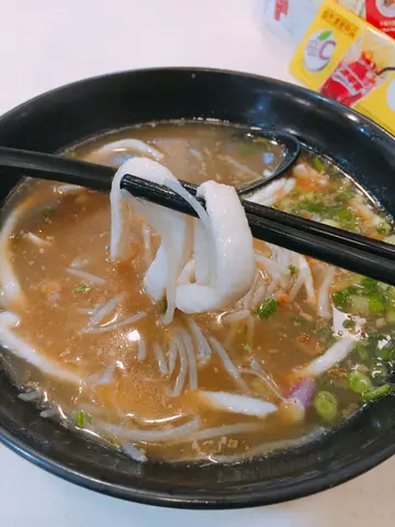 香港仔鱼蛋粉鱼面弹牙好味
