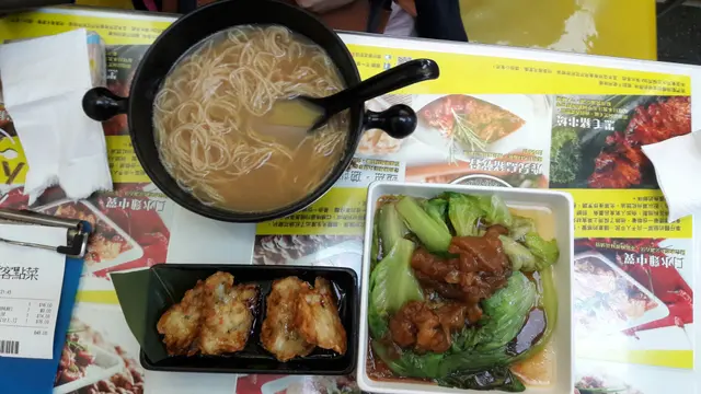 瑤柱花膠唐生菜+墨魚煎餅+瑤柱濃湯幼麵