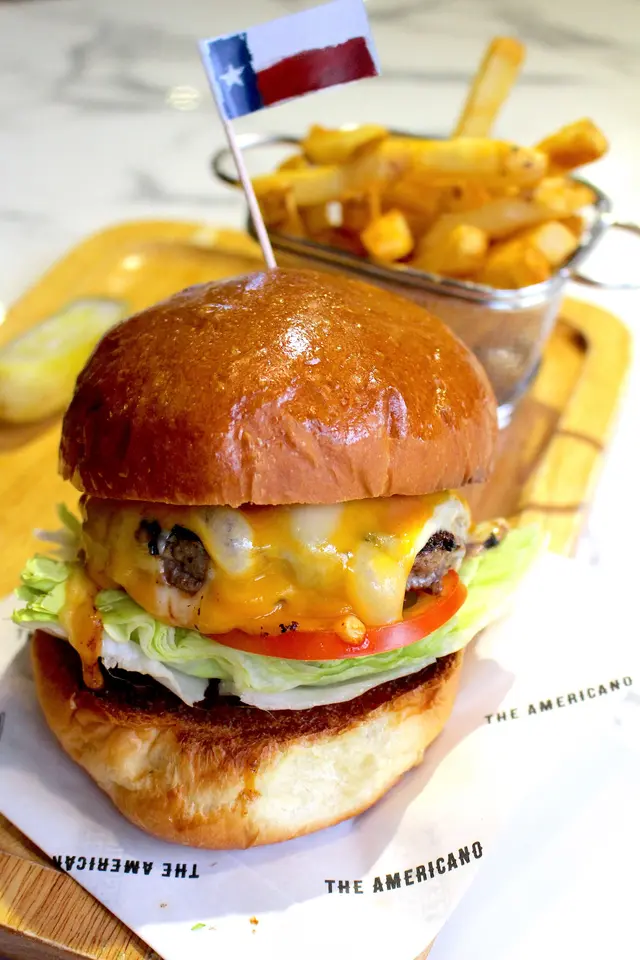 三重特濃芝士漢堡