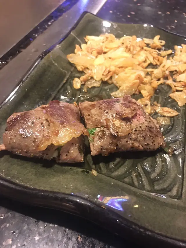 美國肉眼薄燒牛伴蔥蒜