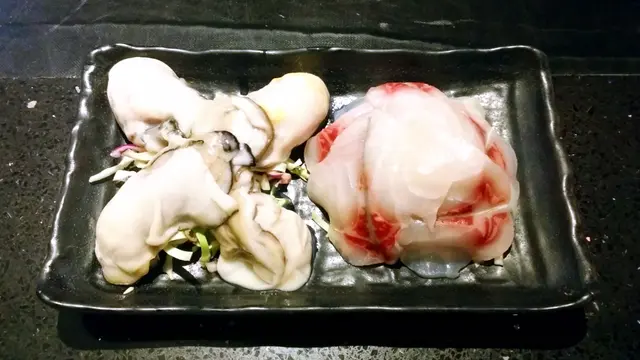 脆鯇片新鮮而且無多餘碎骨 雪白嘅鯇片爽脆無腥味
廣島蠔size中型 啖啖肉 但帶腥味