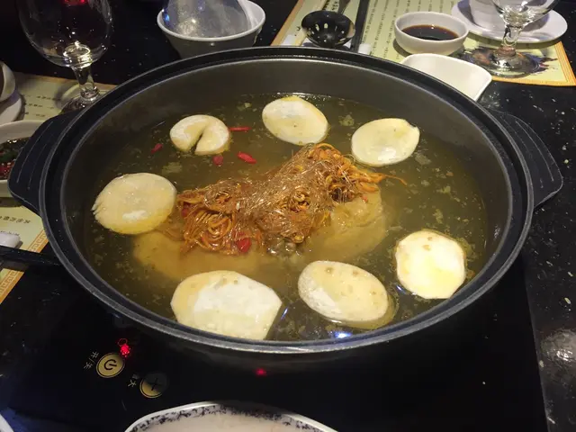 金撈富貴老鴨湯湯底非常鮮甜