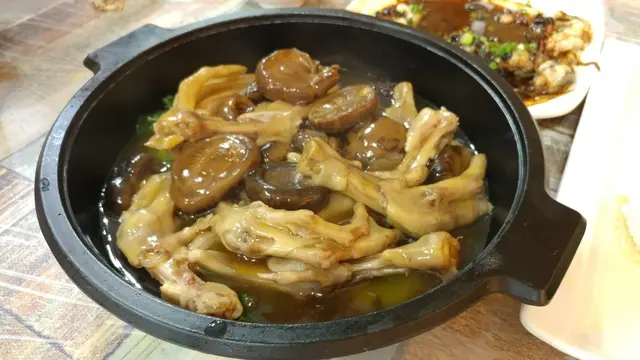 花菇海參扣鵝掌