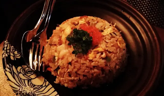 足料豐富又有獲氣 飯粒飽滿還加入黑椒粒增強惹味度