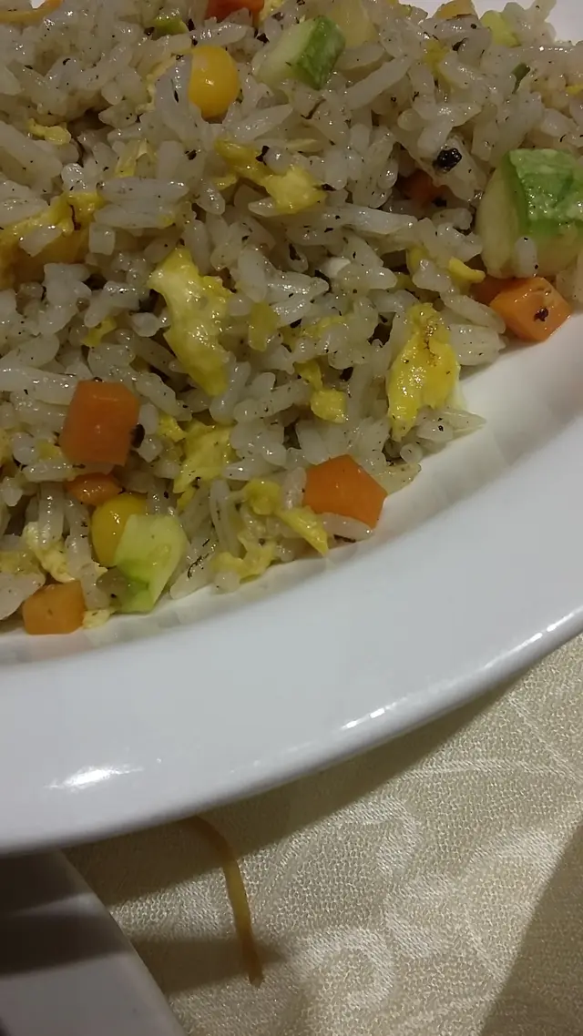 黑松露牛油果醬炒飯