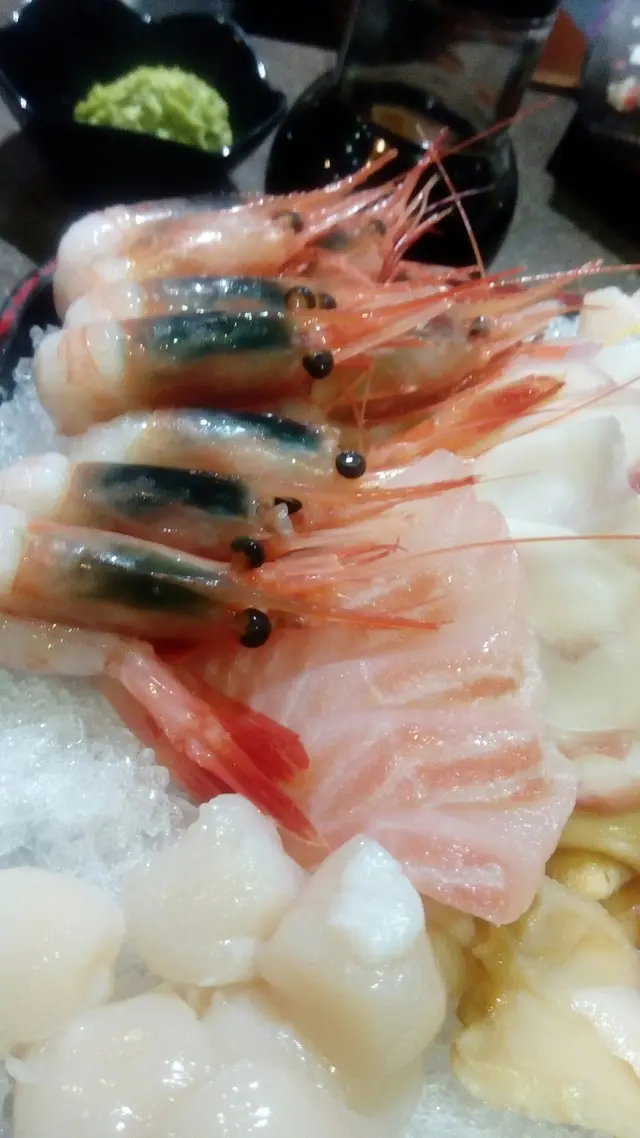 甜蝦有甜味肉實淨,但有啲個頭爛哂,象拔蚌甜味吾夠!白肉tall囉 有根 無乜味 無鮮味無甜 放入口化成水,係咪正常真係吾知!