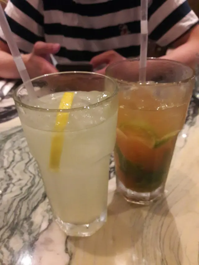 Homemade lemonade (前)