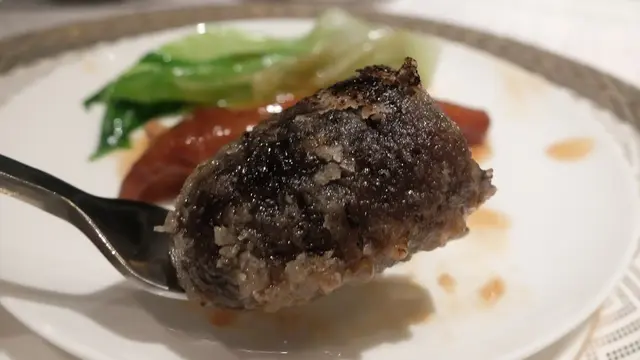 鮑汁脆皮遼參伴鵝掌三色菜
