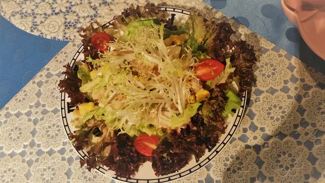 白皇后花園—有機豆腐香煎雞肉芝士沙律