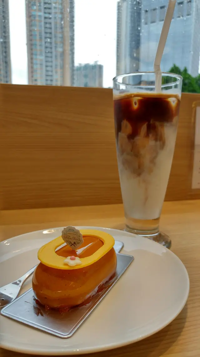 伯爵茶味蛋糕，焦糖咖啡