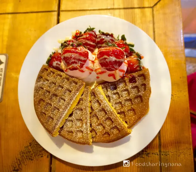 草莓鬆餅