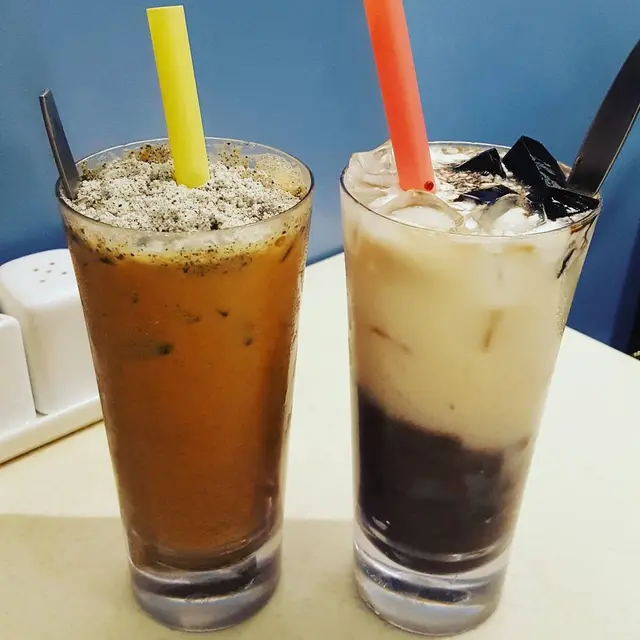 芝麻泡沫奶茶,椰汁紅豆涼粉冰