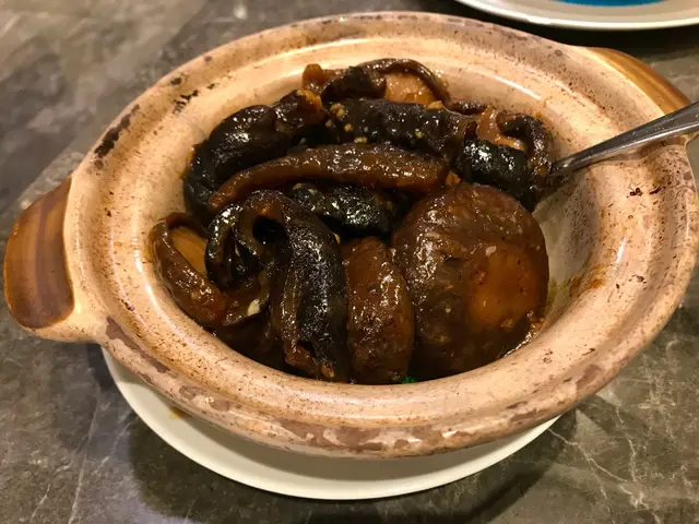 砂煲花菇西蘭花扣海參
