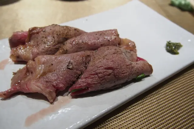 美國牛肉薄燒加香草醬