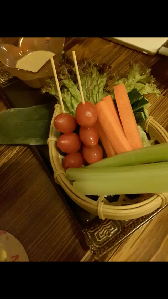 番茄沙律配龍蝦味增醬