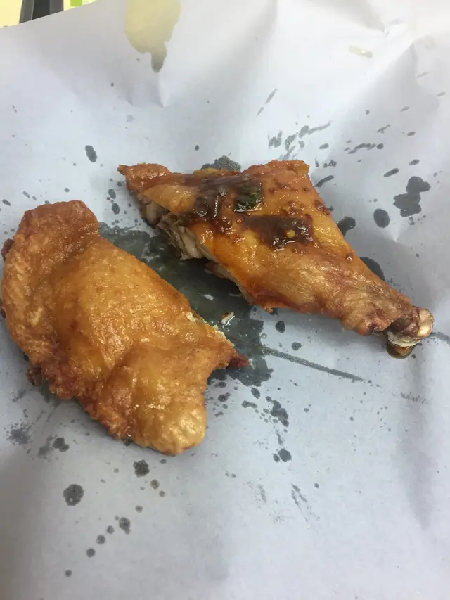 左邊原味，右邊加辣醬