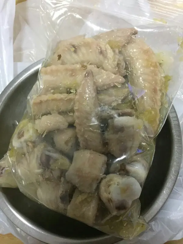 泡椒雞腳頭 / 雞翼尖 ($26 @份)