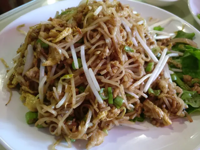 泰式蝦糕炒金邊粉