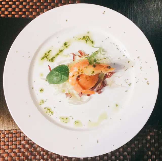 鮮蝦伴煙三文魚卷