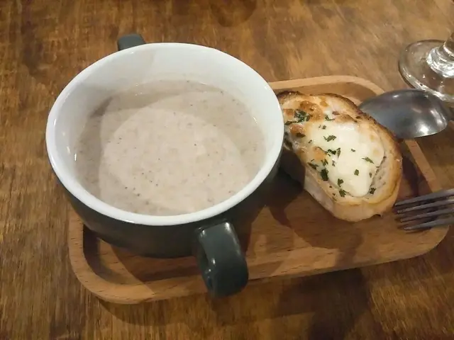 黑松露湯配煙肉多士