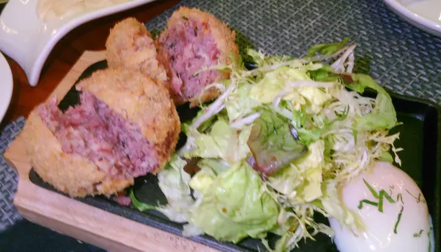 手工豬肉丸子伴溫泉蛋