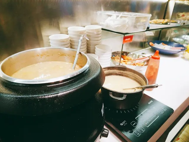 中式湯和麵豉湯