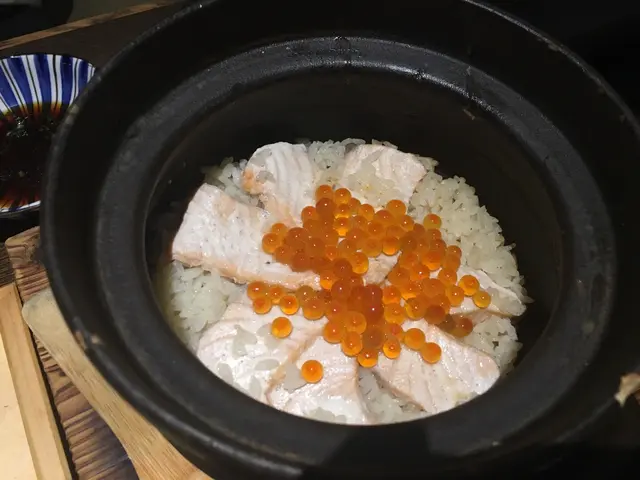 三文魚親子土鍋飯