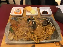 陶板烧中华麻辣海鲜炒乌冬