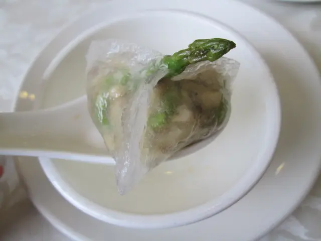 包着滿滿的饀料,  挺飽滿