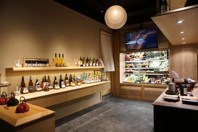 進入店內先會見到一區主題商店,售賣熊本直送的蔬果農物、熊本土產