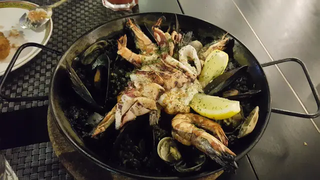 西班牙墨汁海鮮飯(配墨魚汁) (Regular)