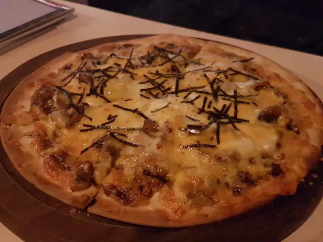 如果鍾意鰻魚的朋友仔我建議這個pizza幾特別。 芝士都算多,鰻魚都OK,淋淋地,都幾大舊